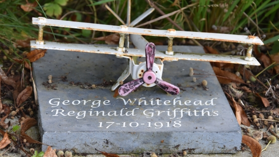 Gedenksteen Whitehead en Griffiths